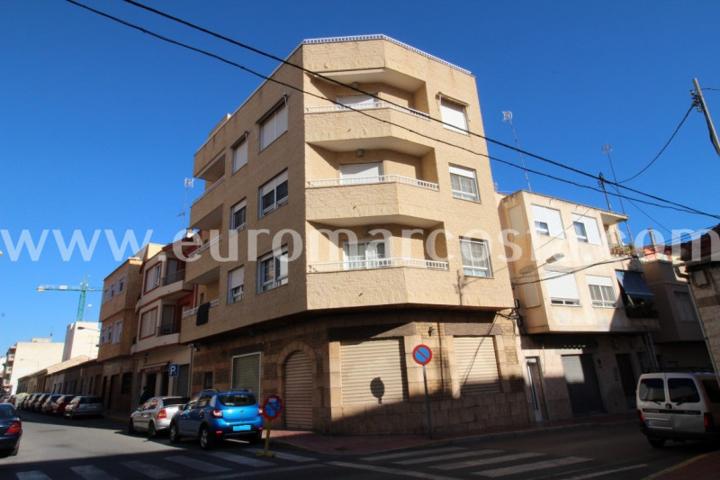 Apartamento en venta en Guardamar del Segura photo 0