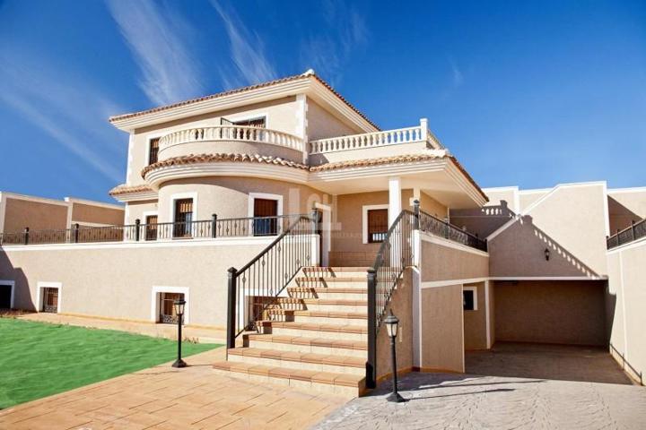 Chalet en venta en Orihuela Costa, Los altos photo 0