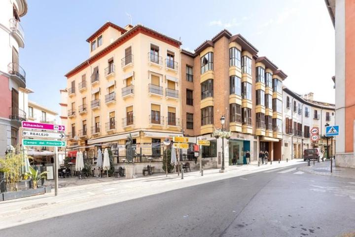 Piso en venta en Granada, Centro photo 0