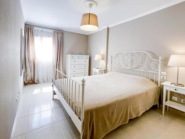 Apartamento en venta en Arona, Parque de La Reina photo 0