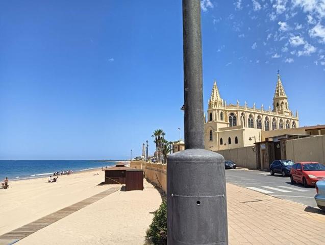 Adosada en alquiler en Chipiona, Playa de Regla photo 0