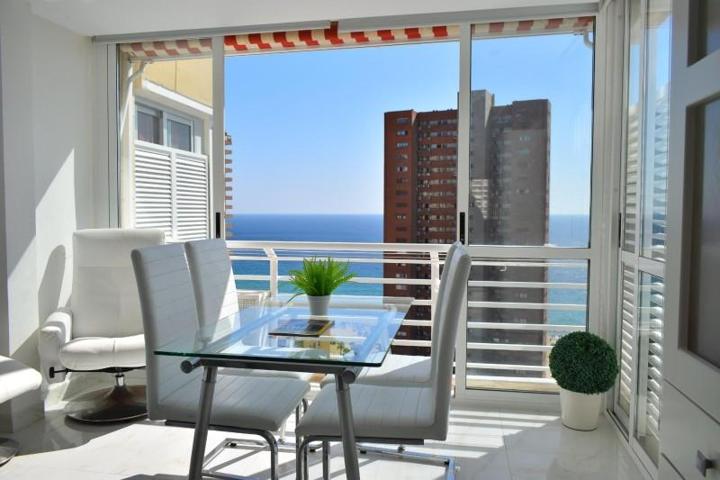 Apartamento en venta en Benidorm, Avenida del Mediterraneo photo 0