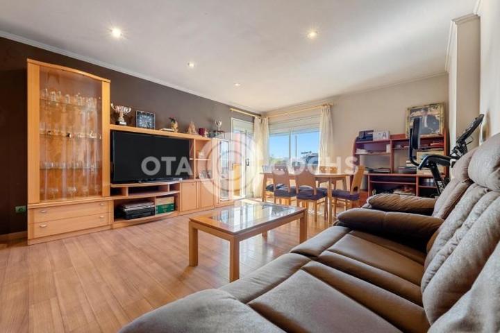 Piso en venta en Reus, Llevant photo 0