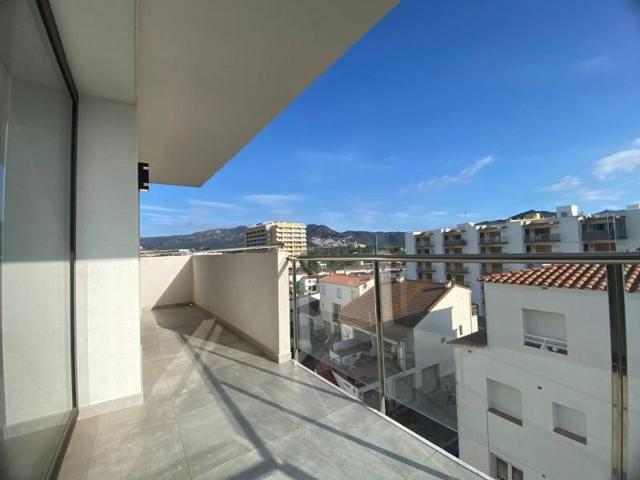 Apartamento en venta en Roses, Santa Margarida photo 0