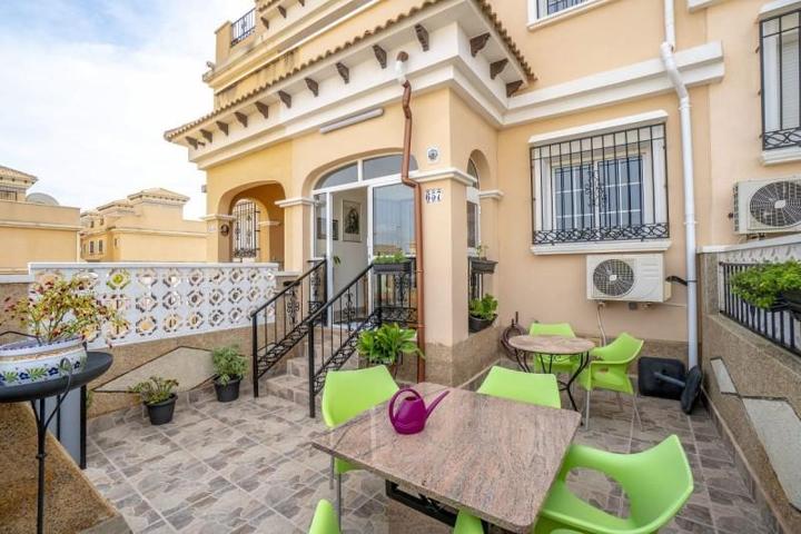 Adosada en venta en Orihuela Costa photo 0
