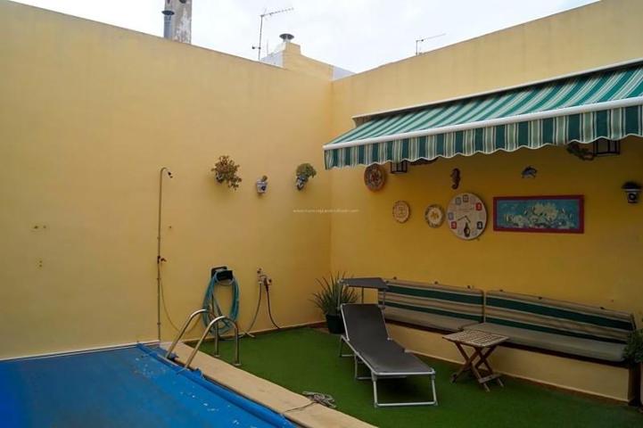 Chalet en venta en Lucena photo 0