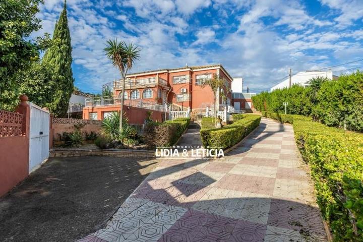 Chalet en venta en Alcalá de Guadaira, Campo Alegre photo 0