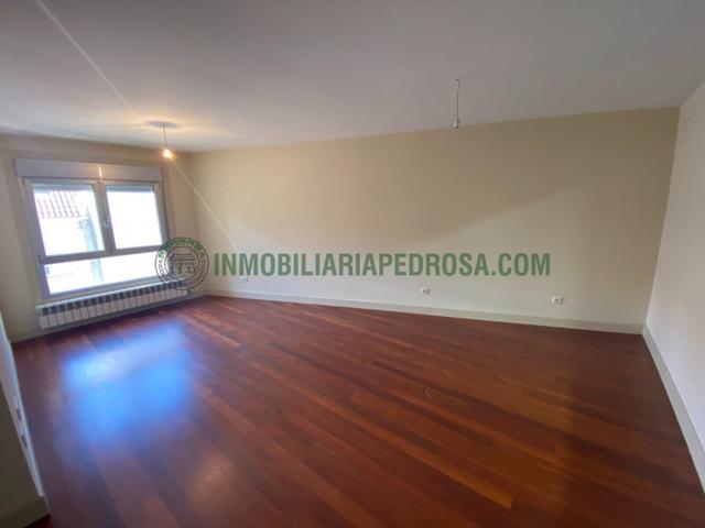 Apartamento en venta en Pontevedra, Rosalía de castro photo 0
