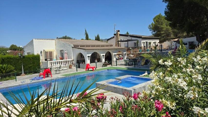 Chalet en venta en Sax photo 0