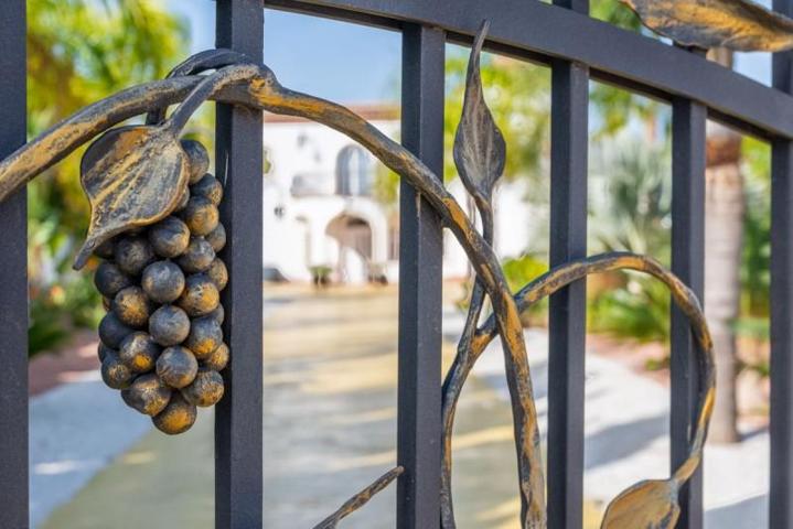 Chalet en venta en Busot photo 0