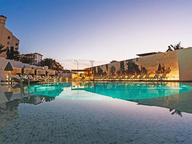 Apartamento en venta en Los Cristianos, Avenida San Francisco, 38650 photo 0