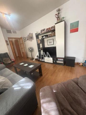 Apartamento en venta en Manzanares, Parque del Poligono photo 0