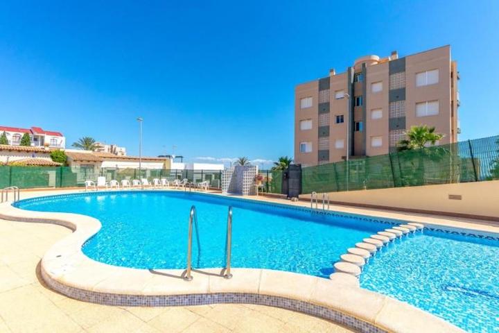 Apartamento en venta en Torrevieja photo 0