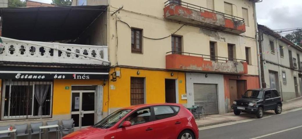 Casa con terreno en venta en Ponferrada, Priaranza photo 0