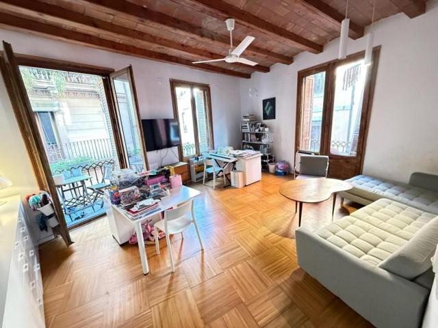Apartamento en venta en Barcelona, Ajuntament photo 0