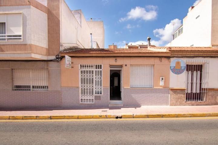 Bungalow en venta en Torrevieja photo 0