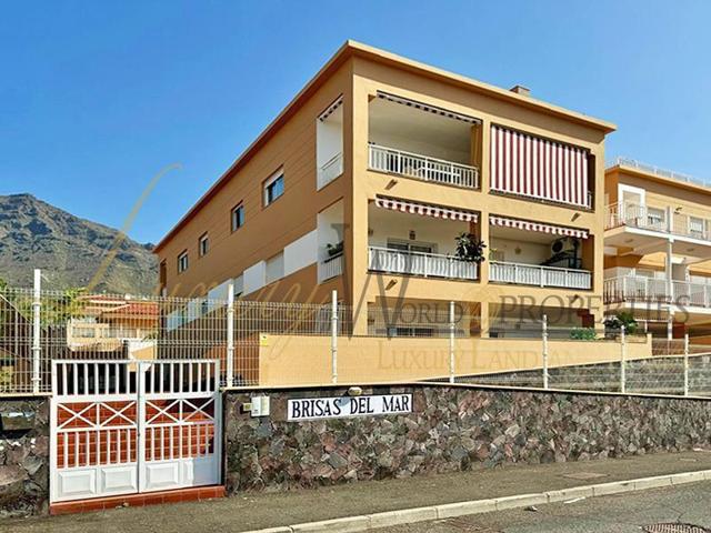 Apartamento en venta en Adeje, Calle el Acebuche, 38660 photo 0