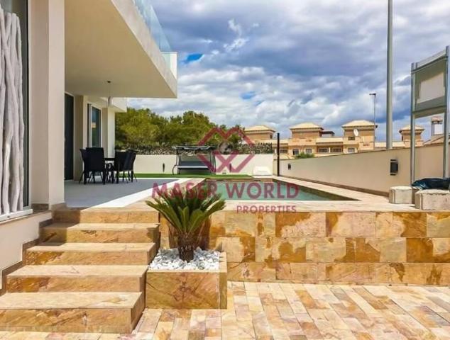 Chalet en venta en Orihuela Costa, PAU 26 photo 0