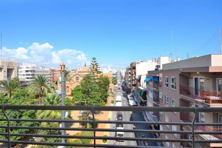 Apartamento en venta en Torrevieja, Centro photo 0