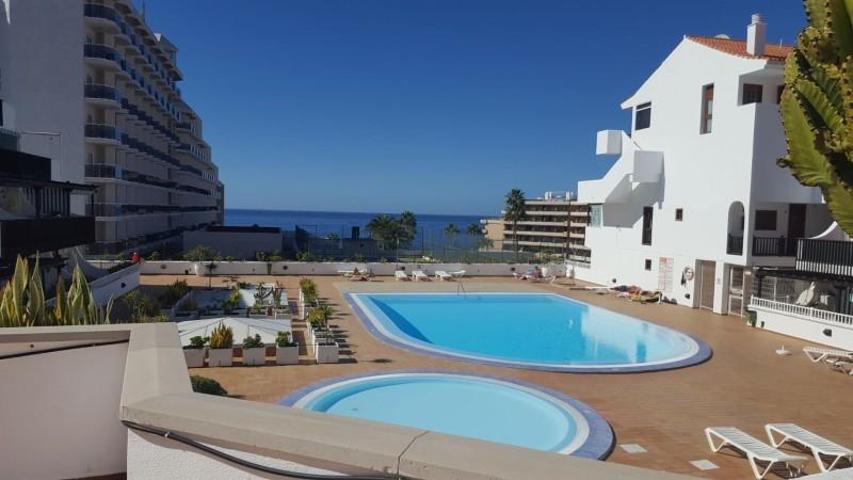 Apartamento en venta en Adeje photo 0