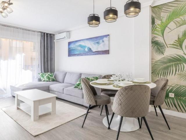 Apartamento en venta en Torrevieja, Centro - Muelle Pesquero photo 0