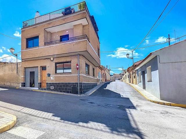 Adosada en venta en Pinoso photo 0