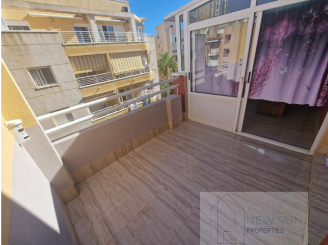 Apartamento en venta en Torrevieja, Playa de los locos photo 0