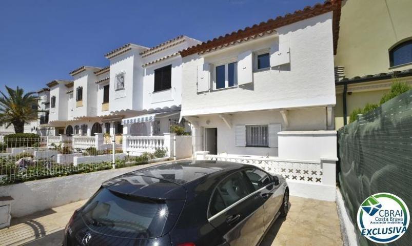 Apartamento en venta en Empuriabrava, Caballito del mar photo 0