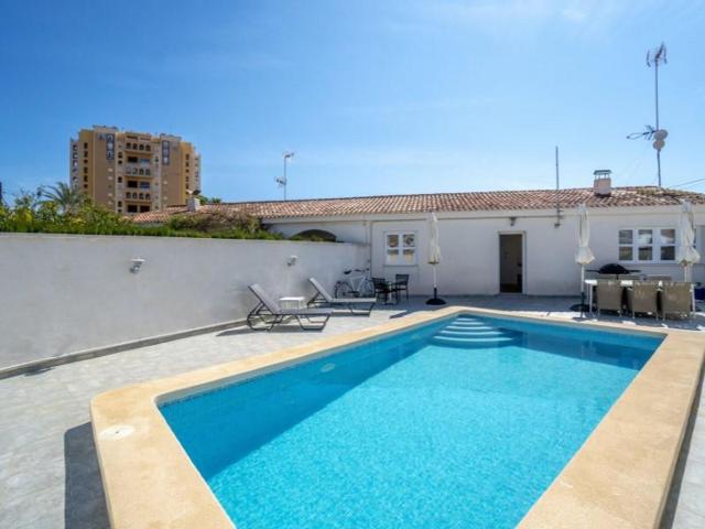 Chalet en venta en Torrevieja, Zona Playa de los Locos photo 0