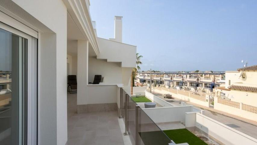 Apartamento en venta en Orihuela Costa photo 0