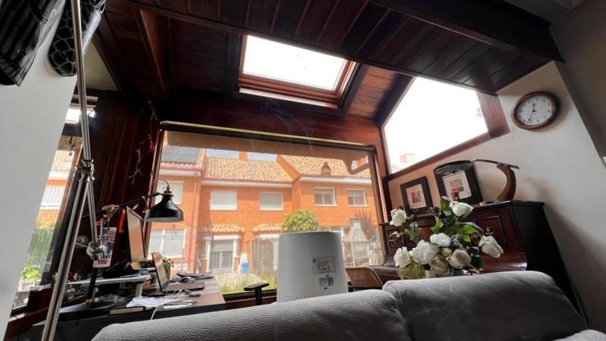 Adosada en venta en Aldeamayor de San Martín, Aldeamayor golf photo 0