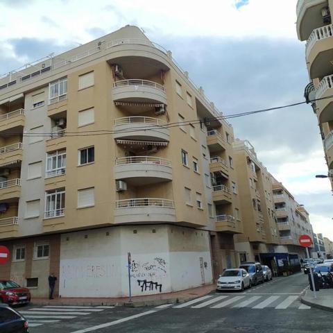 Apartamento en venta en Torrevieja photo 0