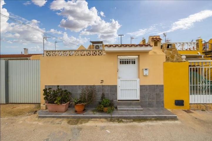 Adosada en venta en Torrevieja, Baix Segura photo 0