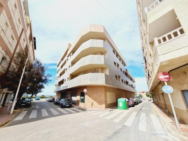 Apartamento en venta en Torrevieja, La Mata pueblo photo 0