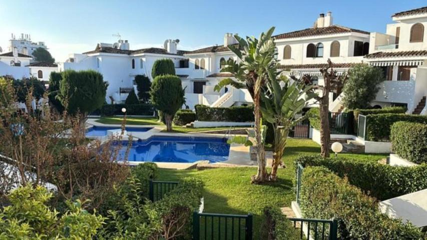 Casas de pueblo en venta en Estepona, Estepona East - Costalita photo 0