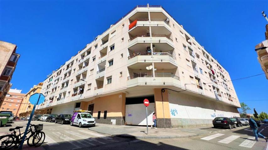 Apartamento en venta en Torrevieja, Torrevieja photo 0