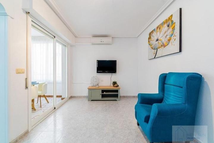 Apartamento en venta en Torrevieja, Playa del cura photo 0