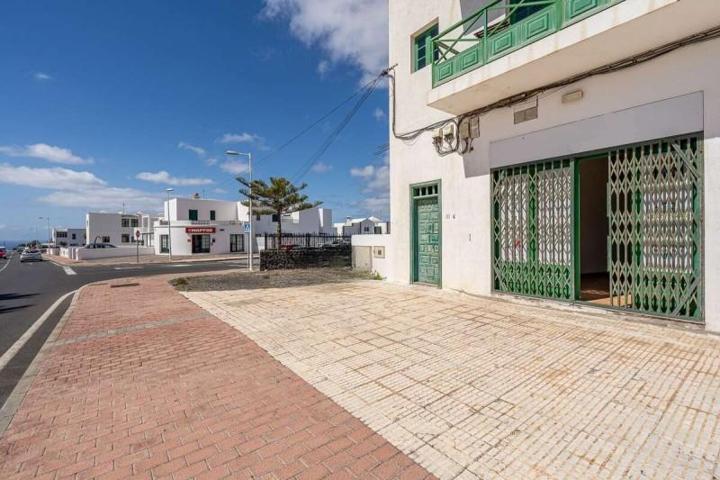 Local comercial en alquiler en Tías, Tías photo 0