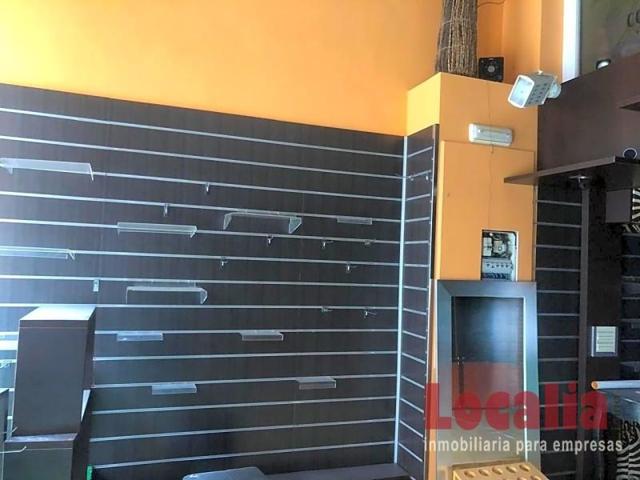 Local comercial en alquiler en Torrelavega, Calle Conde Torreanaz, 39300 photo 0