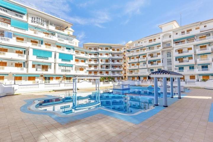 Apartamento en venta en Torrevieja photo 0