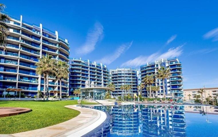 Apartamento en venta en Torrevieja, Punta prima photo 0