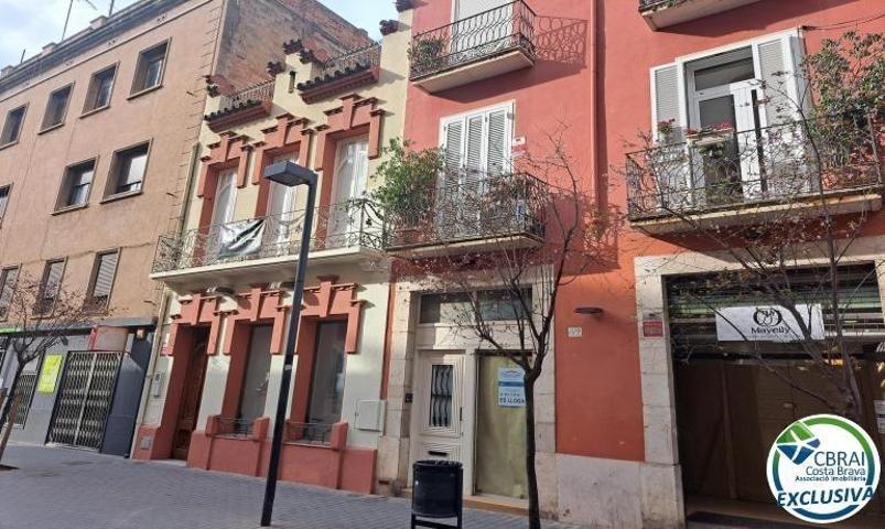 Casa en venta en Figueres, Centro photo 0