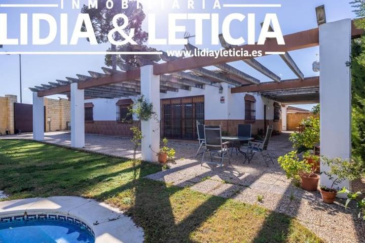 Chalet en venta en Alcalá de Guadaira, Oromana photo 0