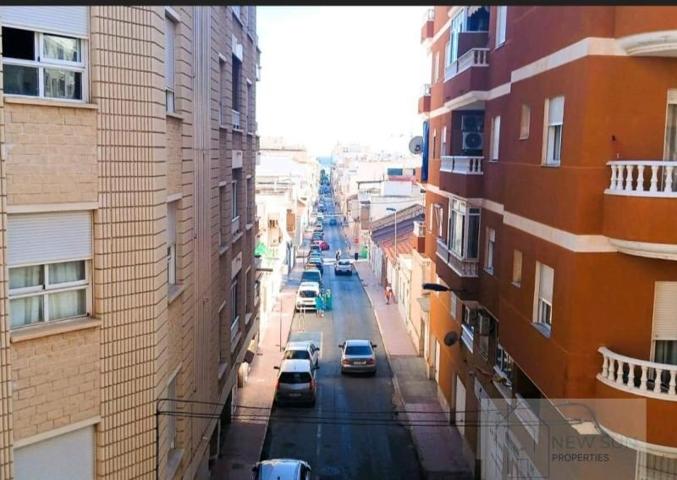 Apartamento en venta en Torrevieja, Centro photo 0