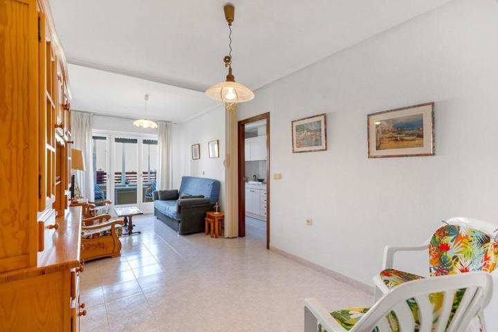 Apartamento en venta en Torrevieja, Playa de los locos photo 0
