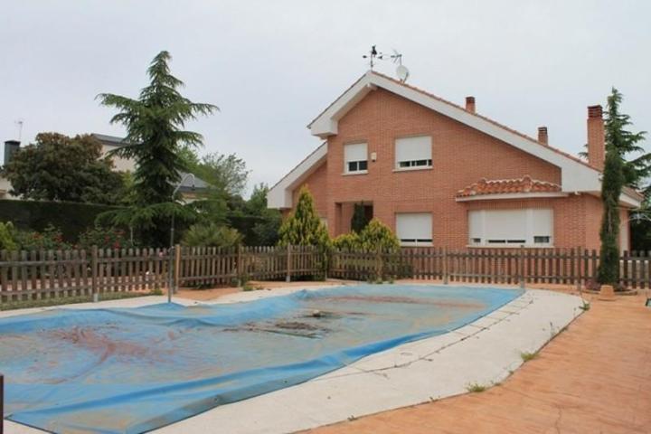 Chalet en venta en Nuevo Baztán, Eurovillas photo 0