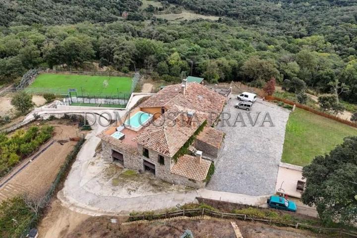 Casa con terreno en venta en Agullana, Alt Empordà photo 0