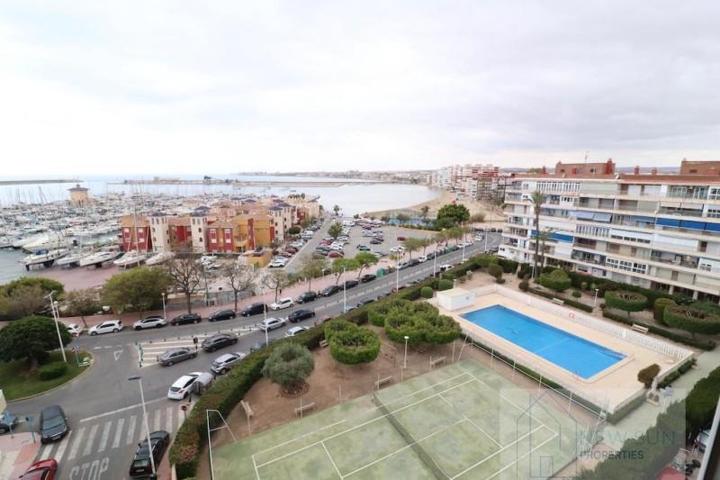 Apartamento en venta en Torrevieja, Torrevieja photo 0