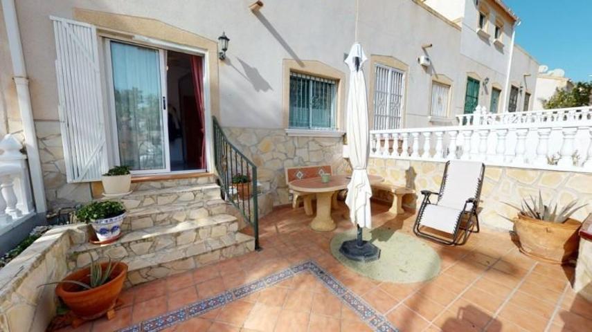 Adosada en venta en Villamartin photo 0