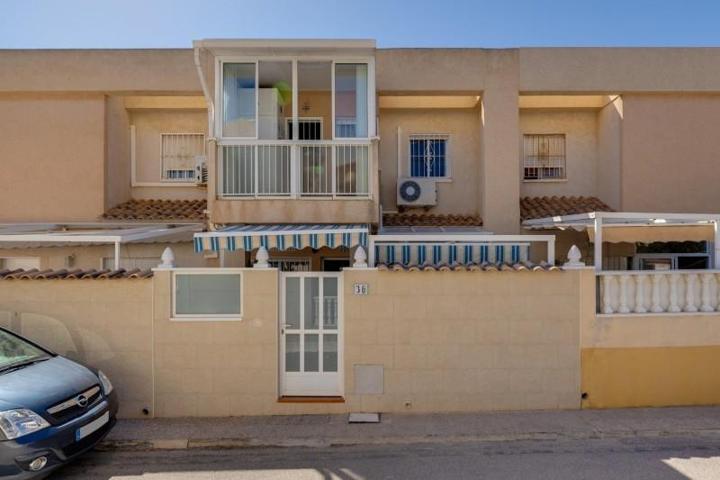 Adosada en venta en Torrevieja photo 0